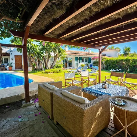 Alfredo - Private Pool Next To The Villa